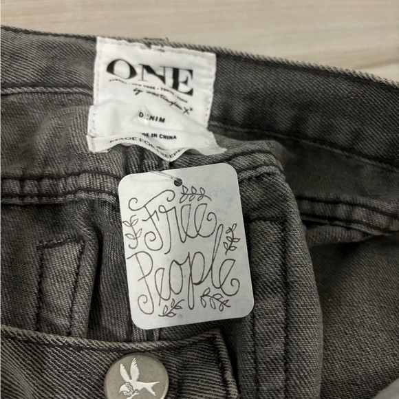 One teaspoon distressed jean shorts - Picture 8 of 9